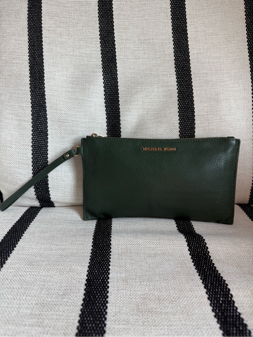 Michael Kors Jet Set Large Pebbled Leather Top Zip Wristlet Racing Green